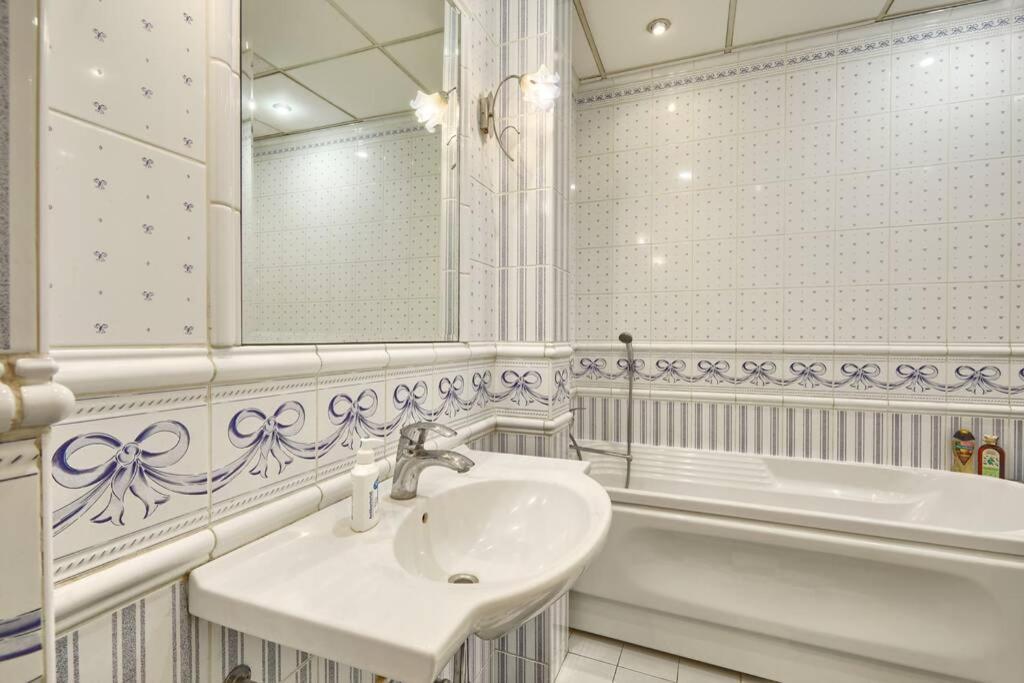 Apartment Near Bessarabsky Square Kiev Esterno foto